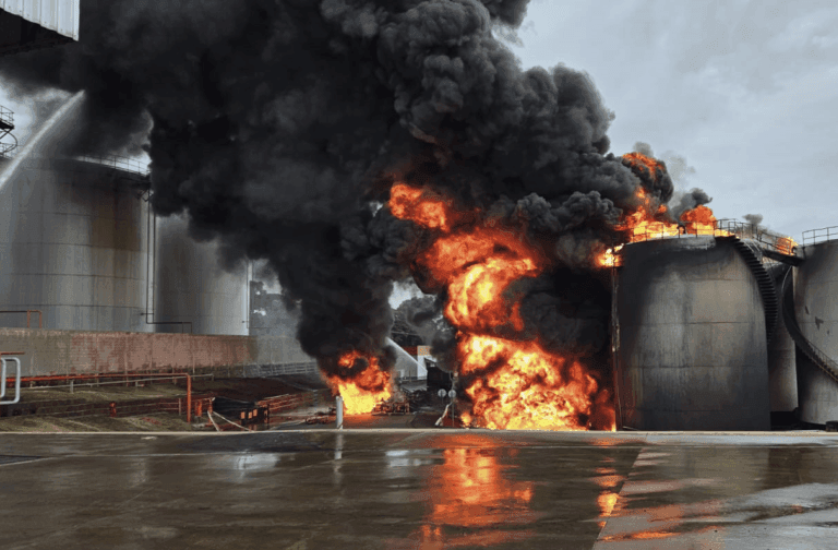 Desafios crescentes: Altas temperaturas e os riscos generalizados de incêndios em diversos setores.